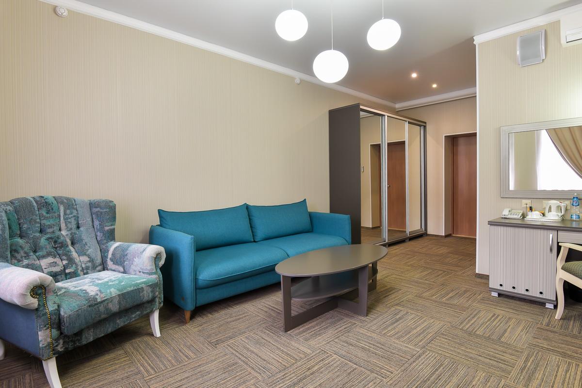 Номер Люкс бизнес-отель "Россия"