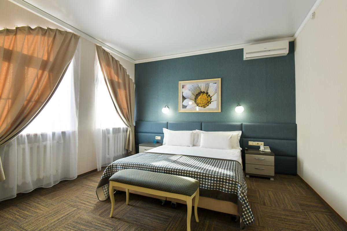 Двухкомнатный Люкс бизнес-отель "Россия"