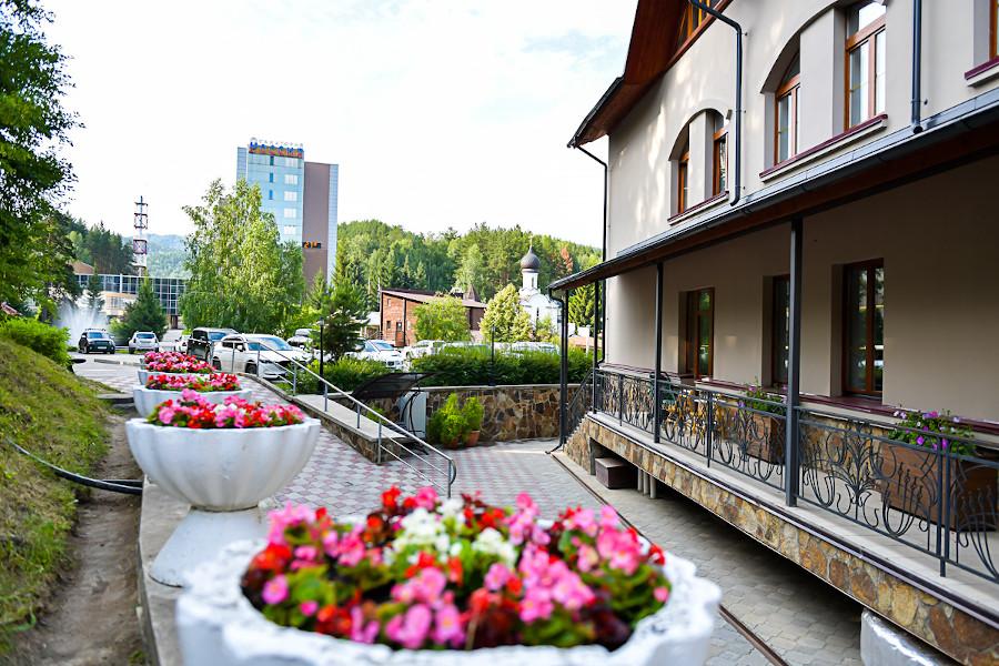 Отель "Россия" Белокуриха курортная зона 