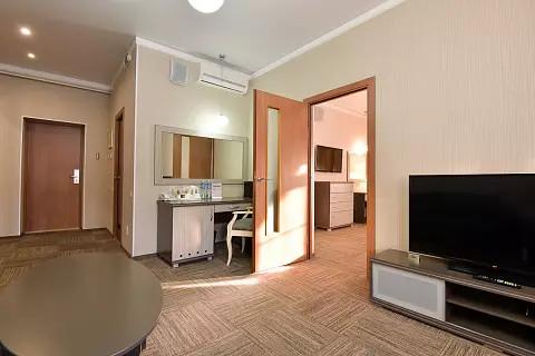 Двухкомнатный Люкс бизнес-отель "Россия"