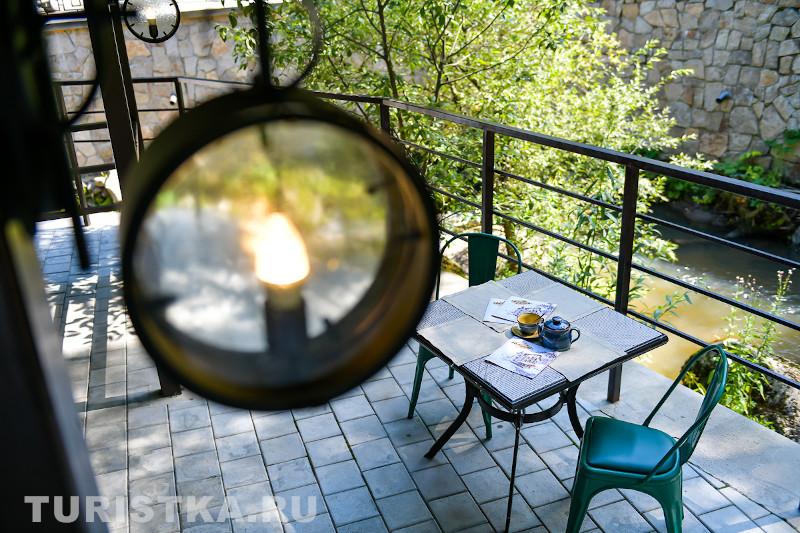 Беседка отеля "На Камушках" в Белокурихе