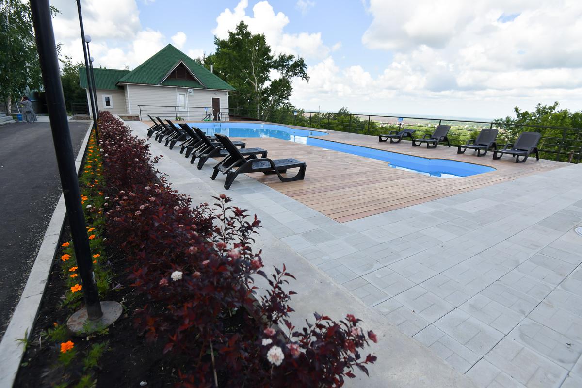 База отдыха с бассейном с подогревом в Белокурихе