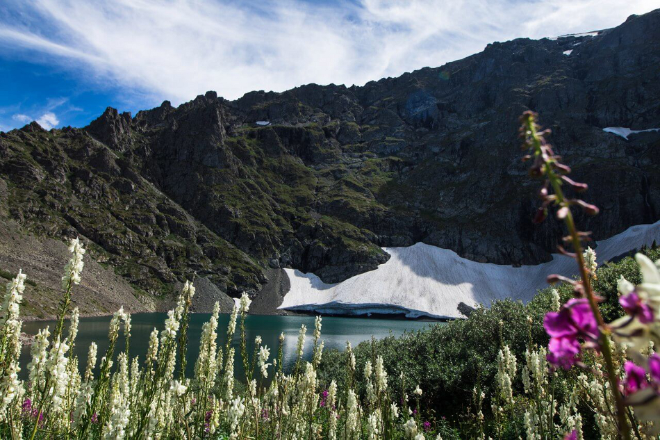 Озеро Красной горы