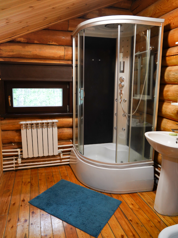 Номер Эконом, санузел на этаже