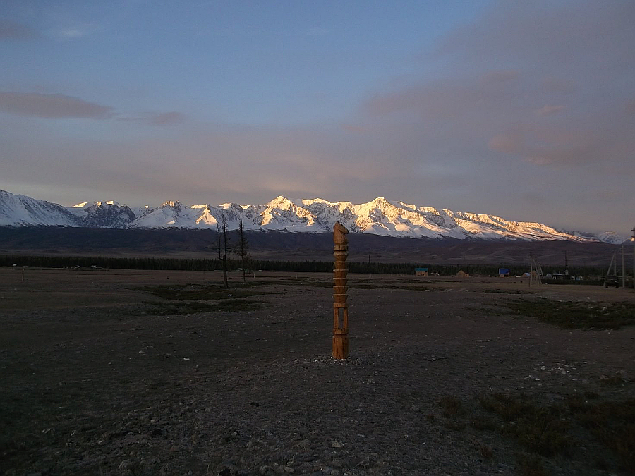 Вид с базы на Северо-Чуйский хребет