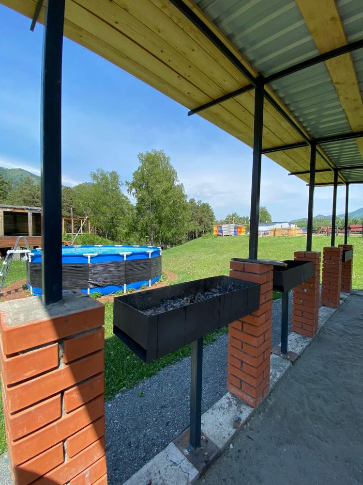 Беседка с мангальной зоной и бассейн