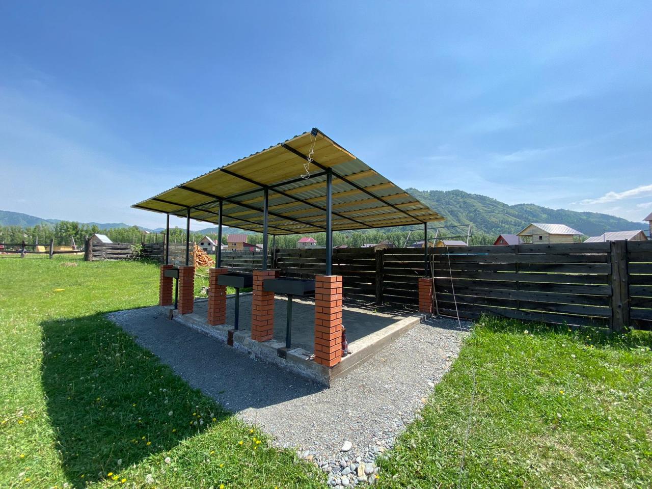 Беседка с мангальной зоной