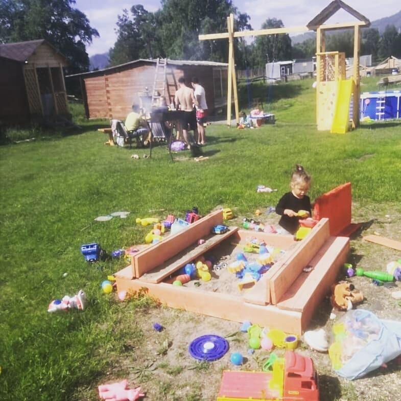 "Шале Легенда" Чемал детская площадка