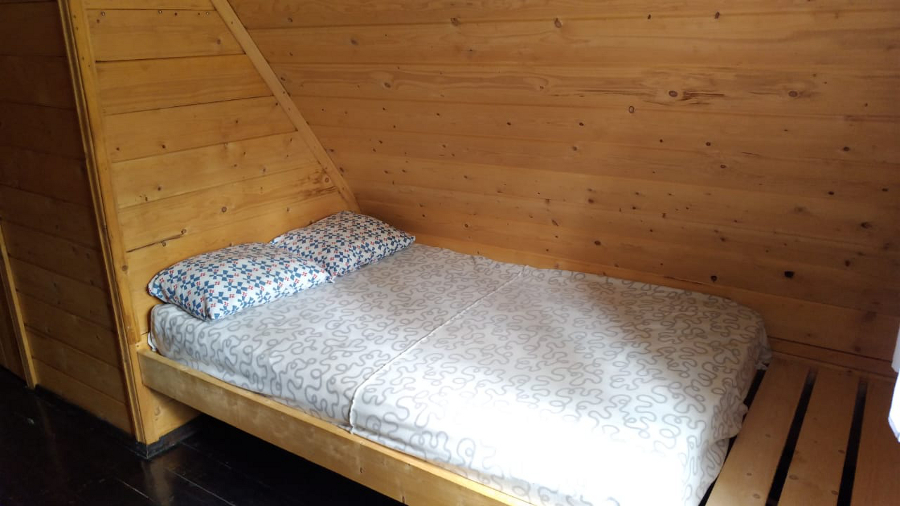 Двуспальные кровати