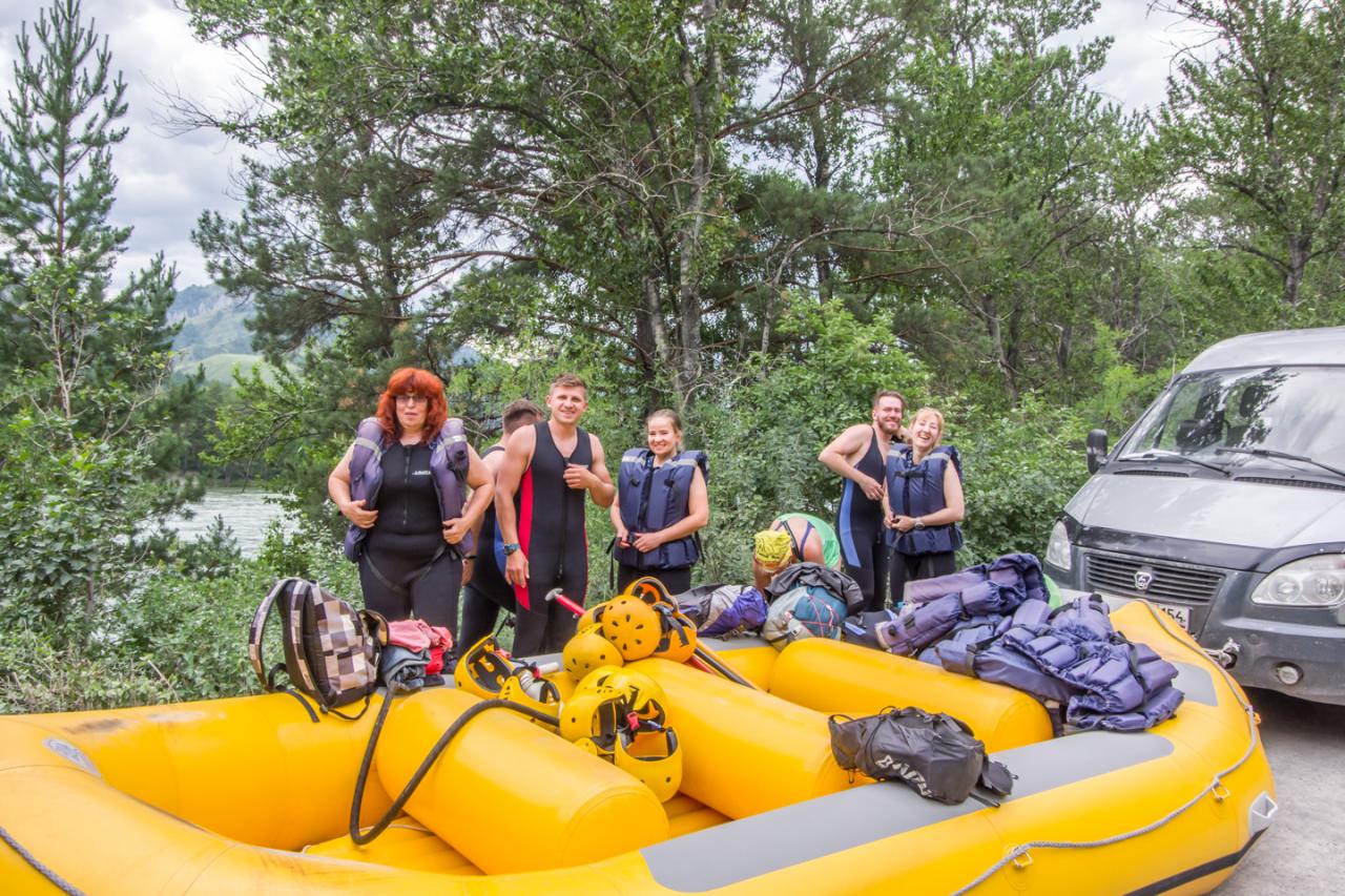 Сплав по Катуни летом в Горном Алтае