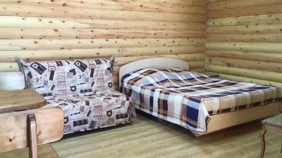 Дом для 1 семьи рассчитан на 2-4 человека