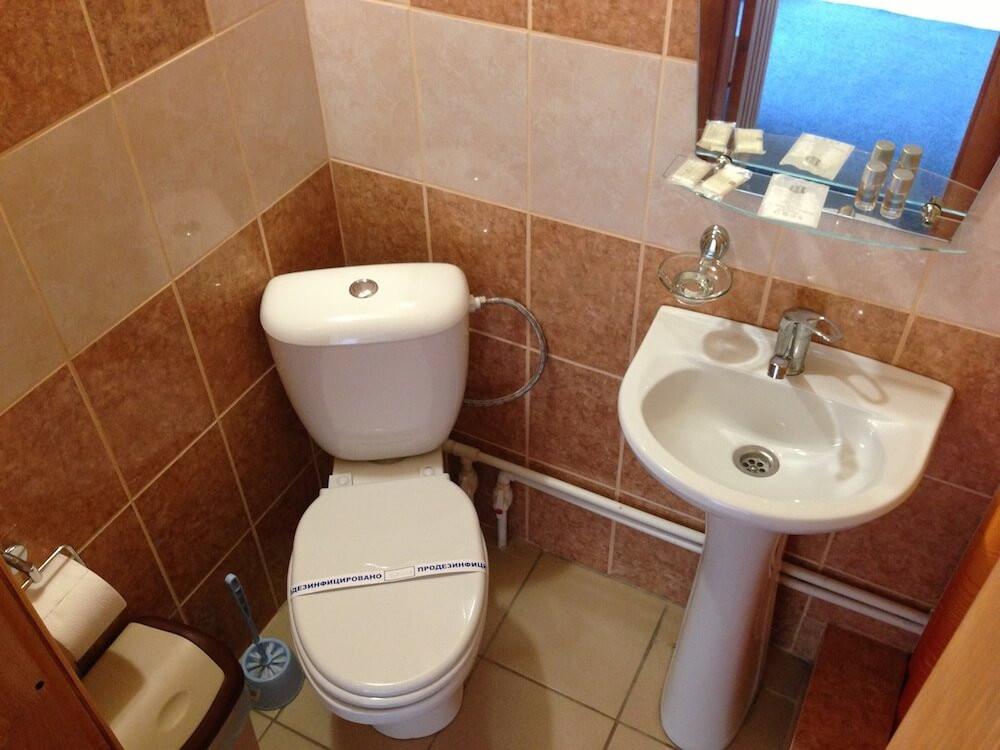 Туалет на территории 