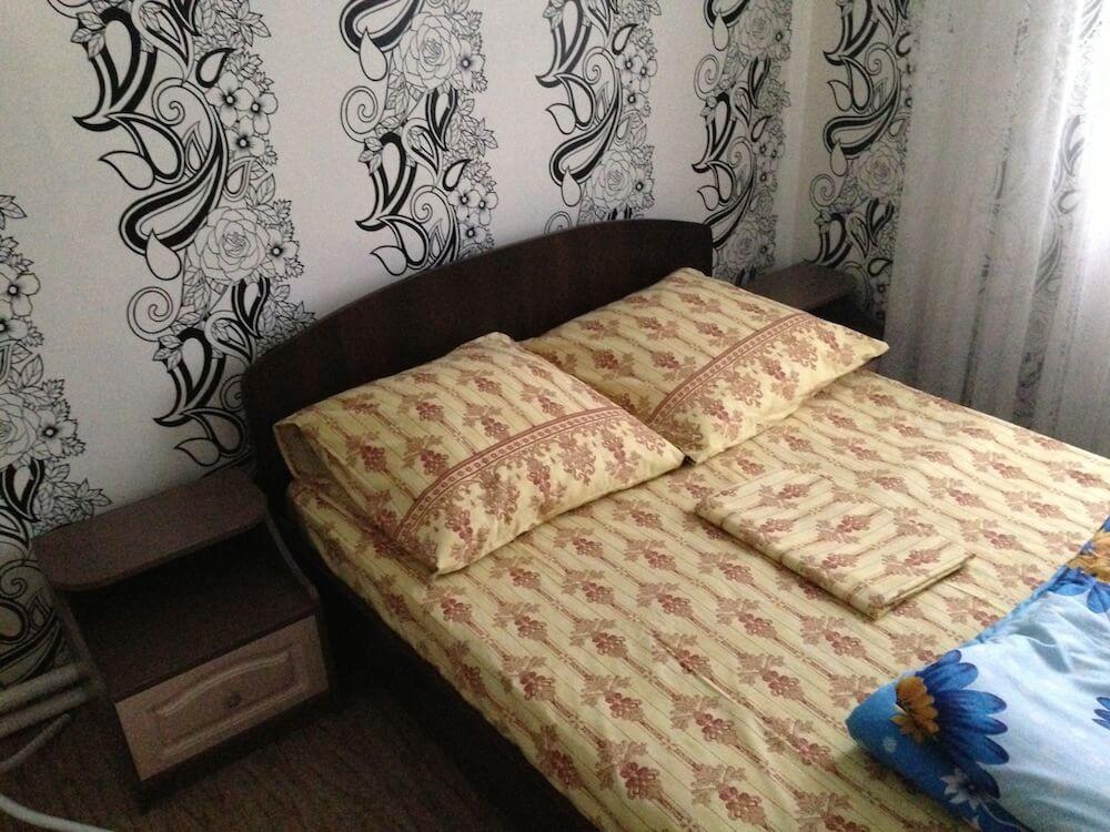 Коттедж 10-местный на озере Большое Яровое