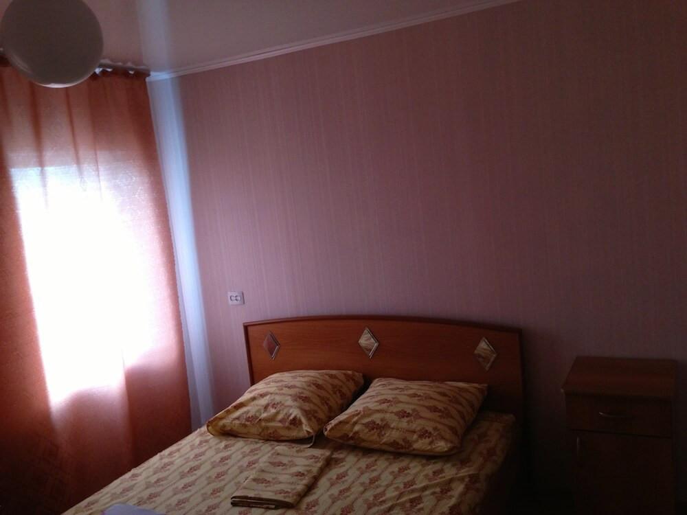 Коттедж 10-местный на озере Большое Яровое