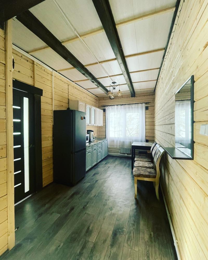 Благоустроенный коттедж 8 мест кухня