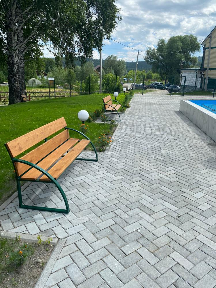 Рядом с Корпусом с номерами Де Люкс