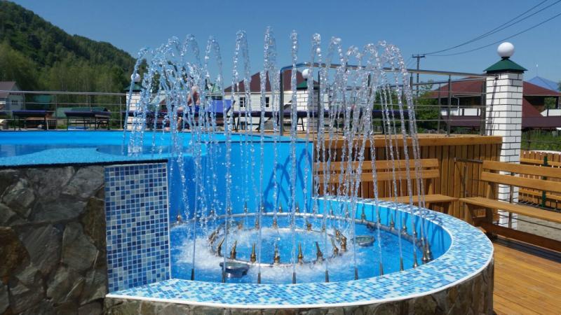 Фонтан рядом с Корпусом VIP