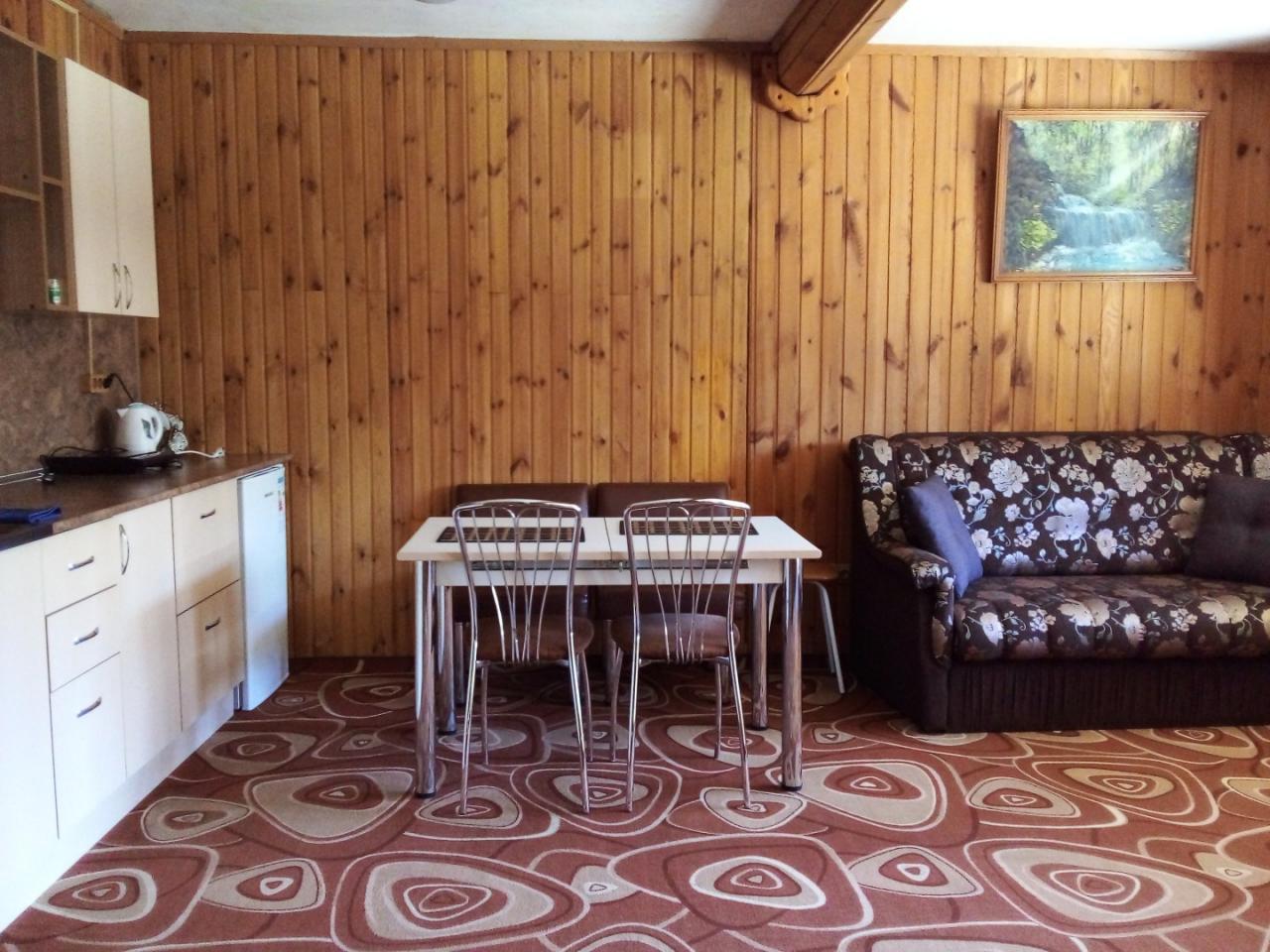 Семейный номер 1 (спальня+ гостиная-студия)