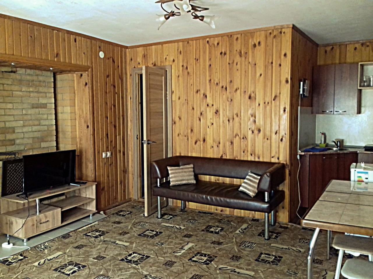 Семейный номер 2 (2 изолированные спальни + гостиная-студия)