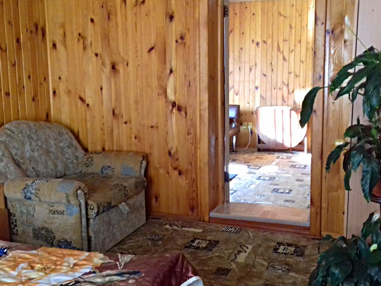 Семейный номер 2 (2 изолированные спальни + гостиная-студия)