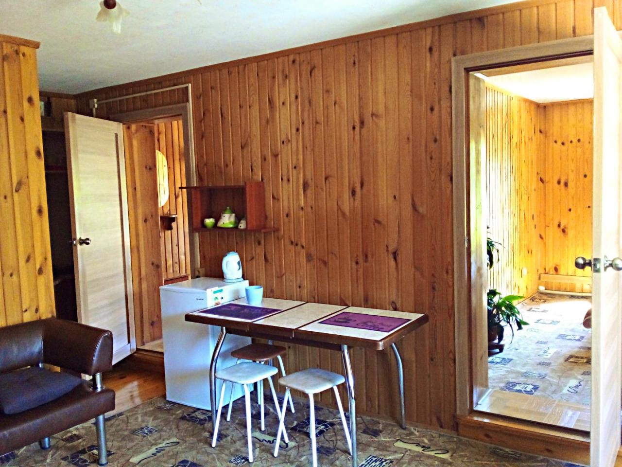 Семейный номер 2 (2 изолированные спальни + гостиная-студия)