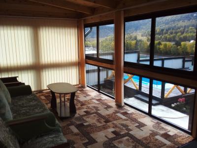 Коттедж в Горном Алтае у реки Катунь