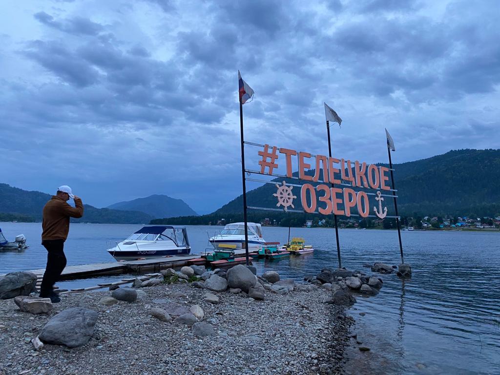 Катера на Телецком озере от усадьбы "Мартима"