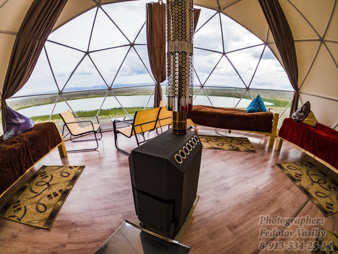 Купольный дом на Алтае у озера