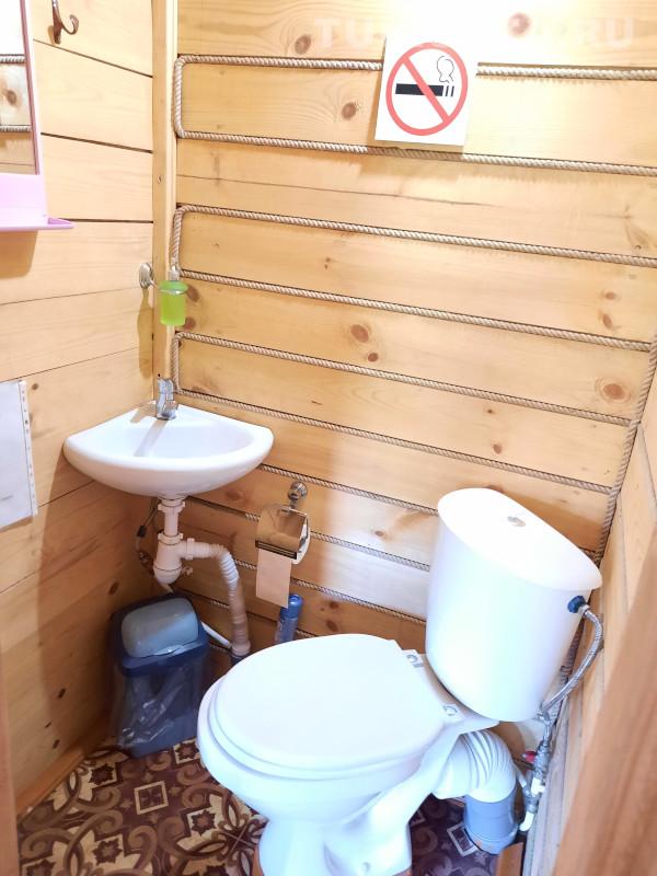 Номер 3 с двуспальной кроватью и диваном