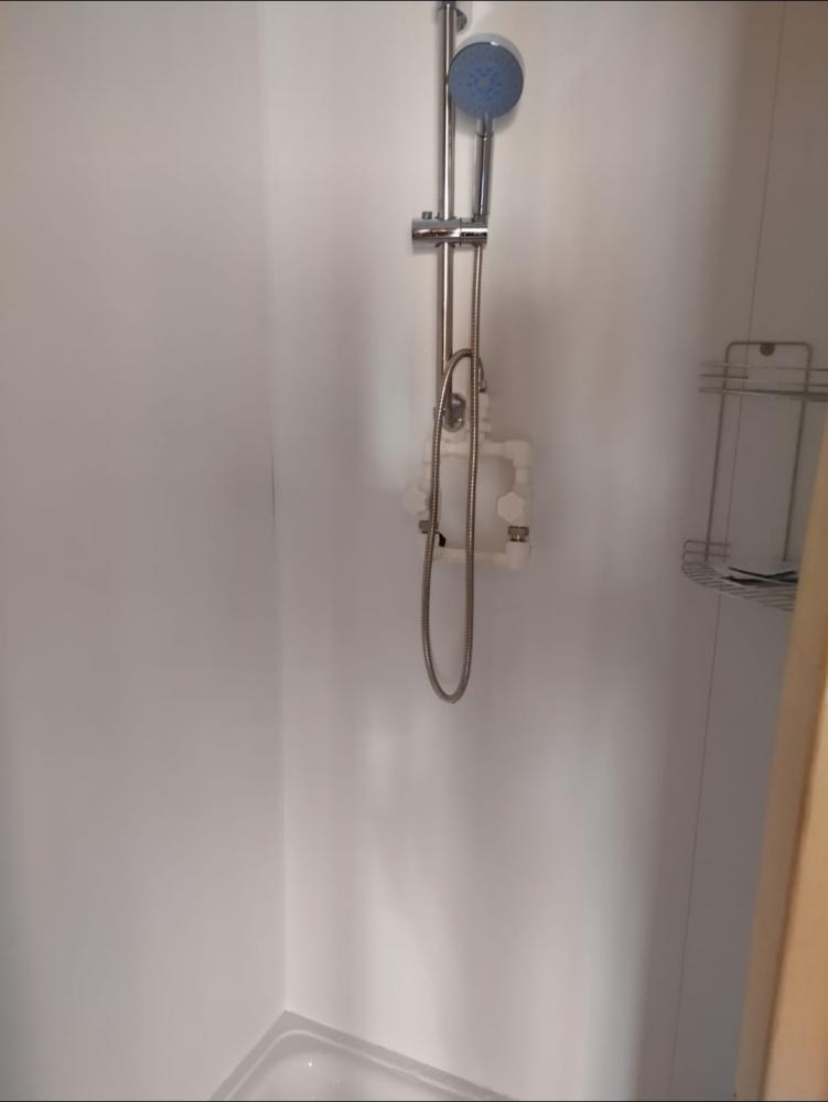 Санузел и душ в домике 