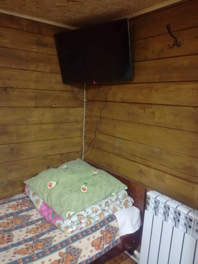 Домик №1 четырехместный с душем, кухней, верандой