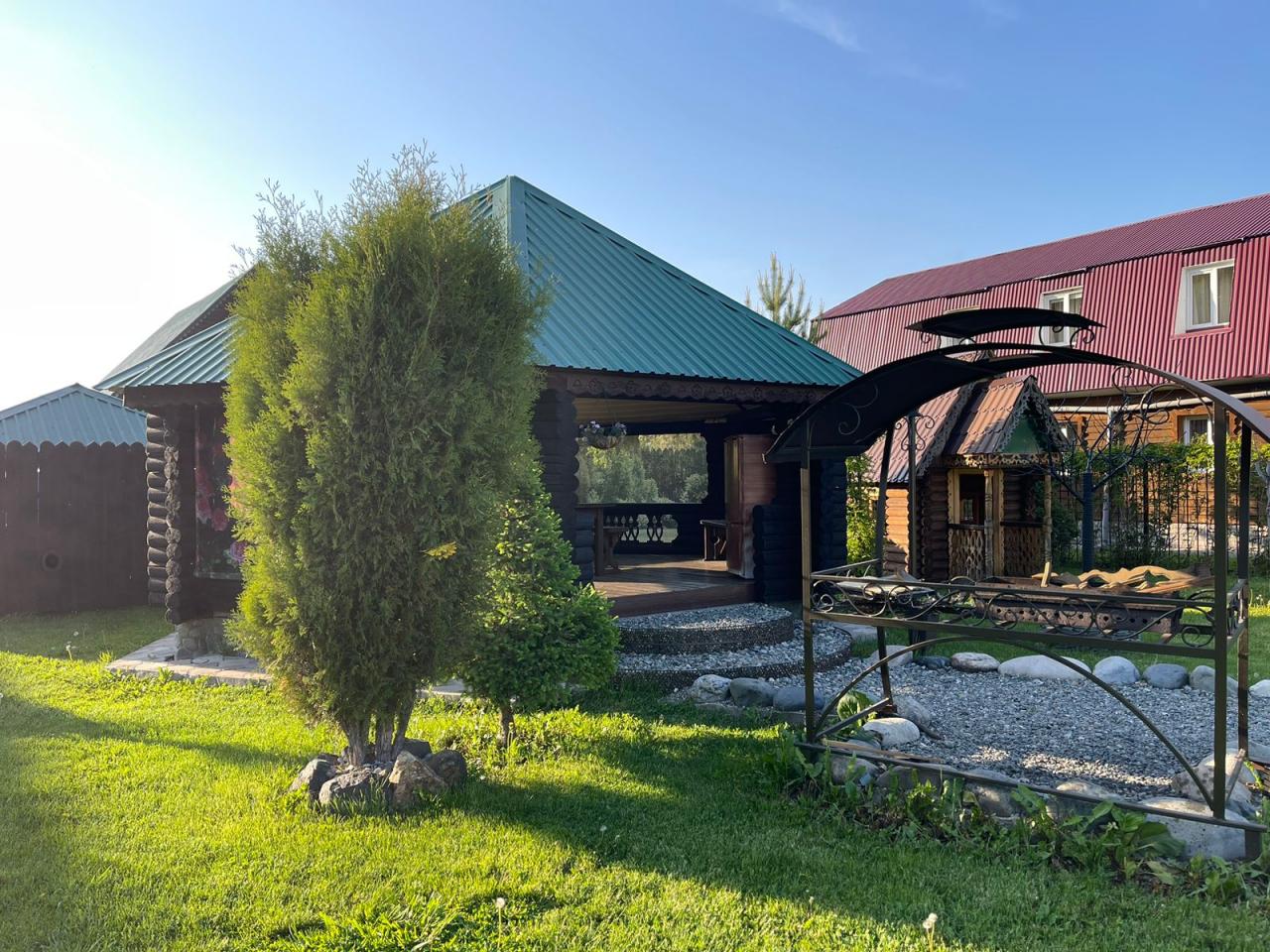 Беседка с мангальной зоной