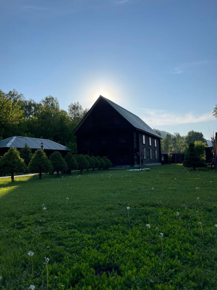 База отдыха "Кедровая" озеро Ая Горный Алтай