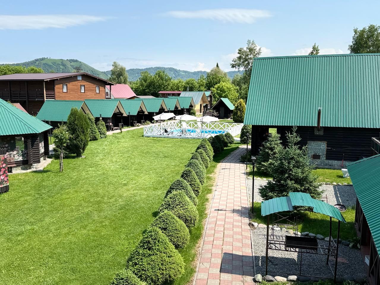 База отдыха "Кедровая" на Алтае на озере Ая цены 2025