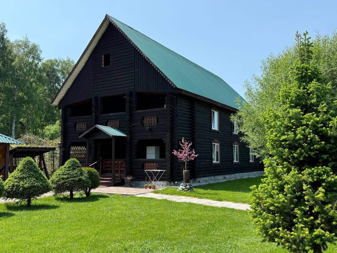 База отдыха "Кедровая" на Алтае на озере Ая