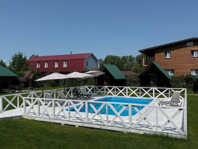 База отдыха с бассейном на Алтае на озере Ая