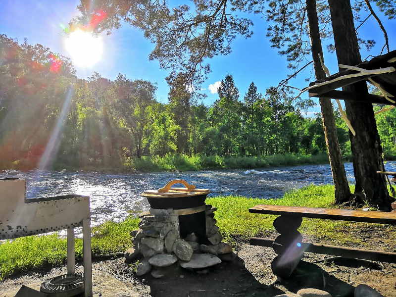 База отдыха вблизи Чемала