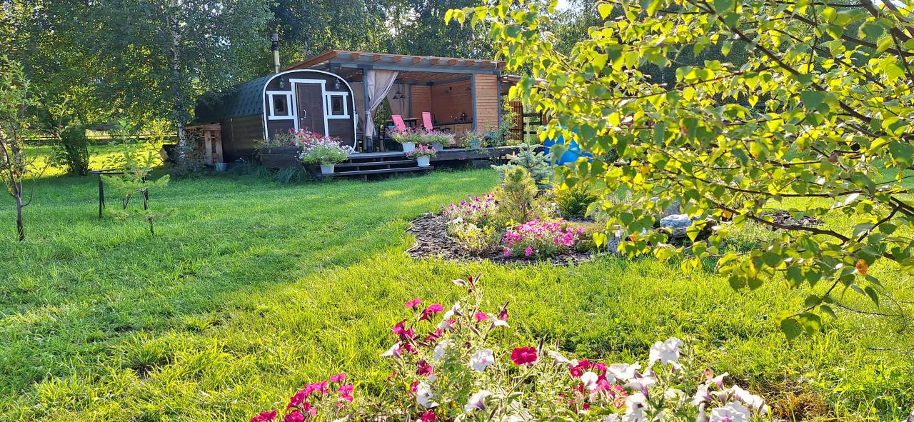 База отдыха  "Altai ForRest" у реки Катунь