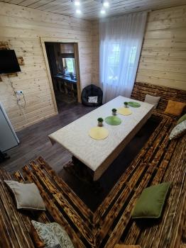 Обеденная зона в коттедже