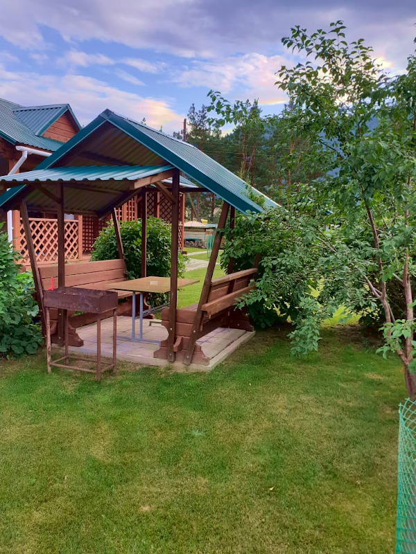 Беседка 2 возле домика