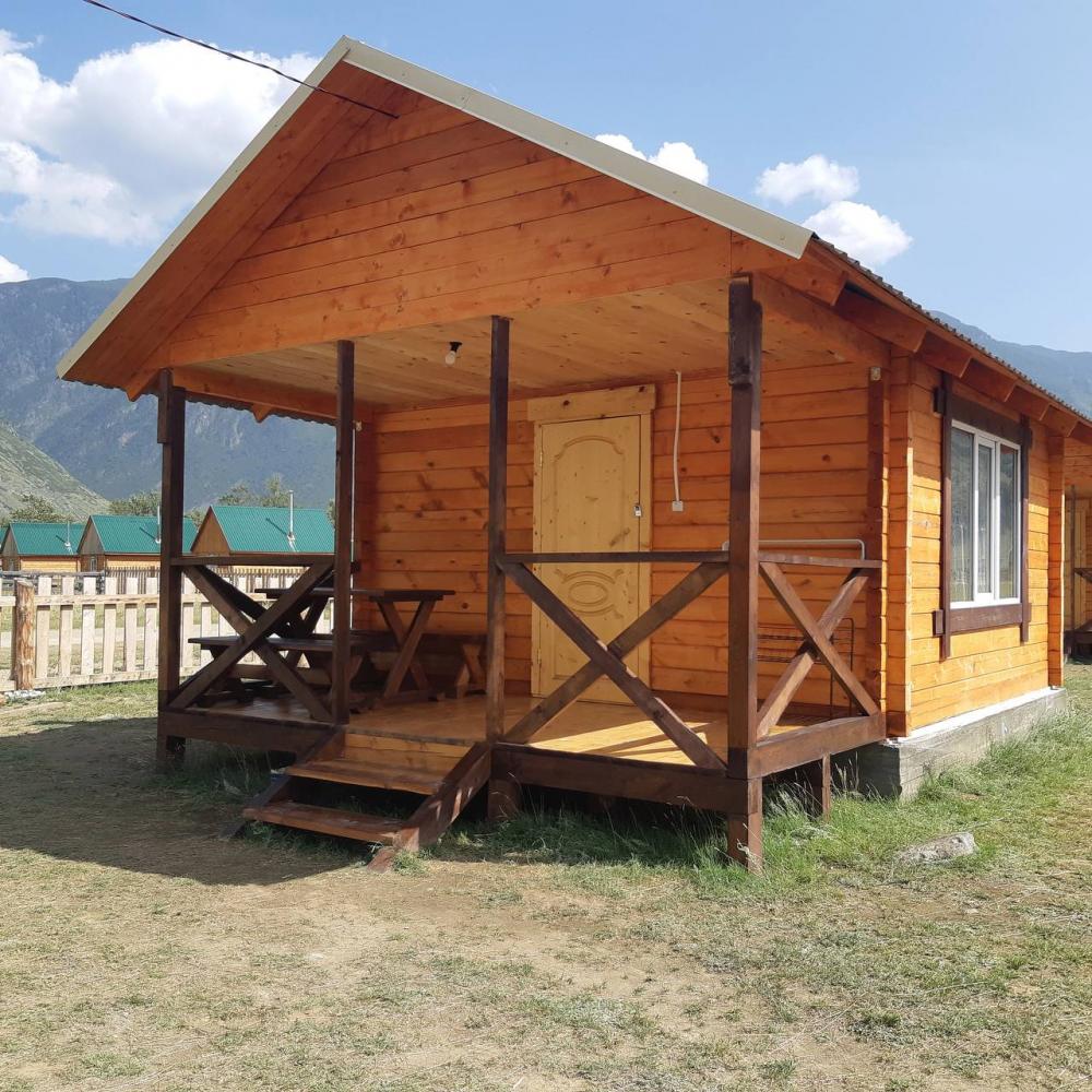 База отдыха "Пирс" на Алтае на берегу реки Чулышман