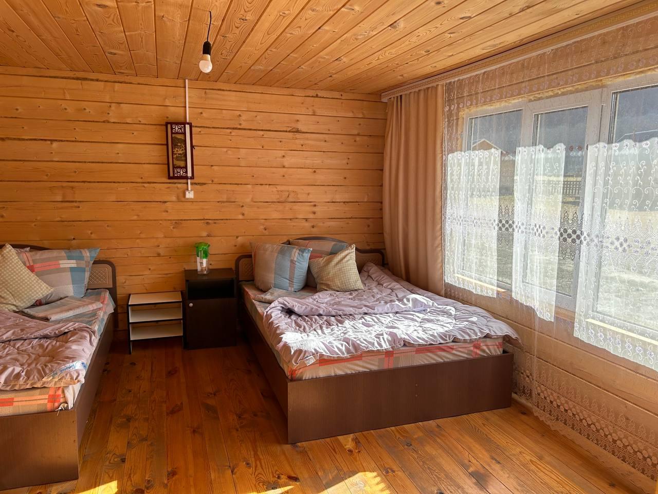 База отдыха "Пирс" на Алтае у реки Чулышман