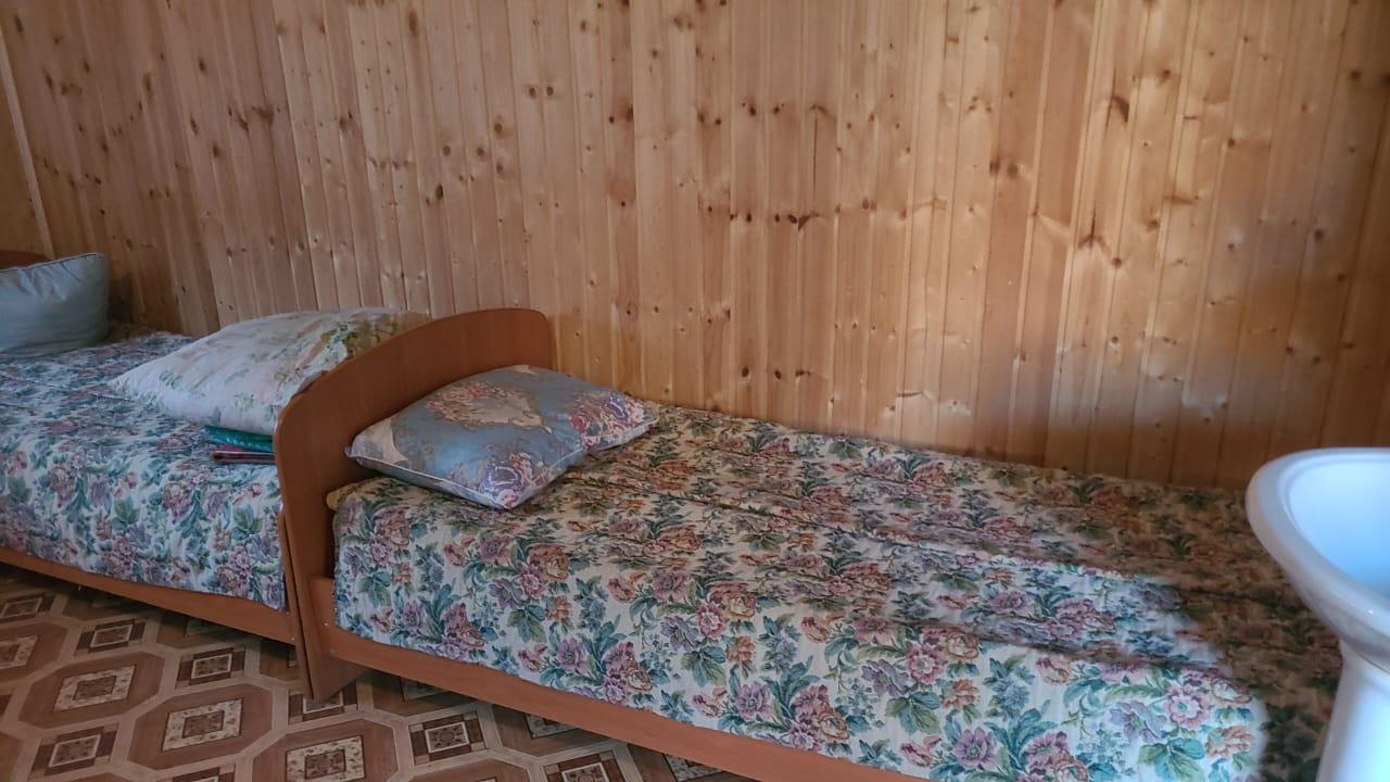 3-хместный домик с удобствами (унитаз). 