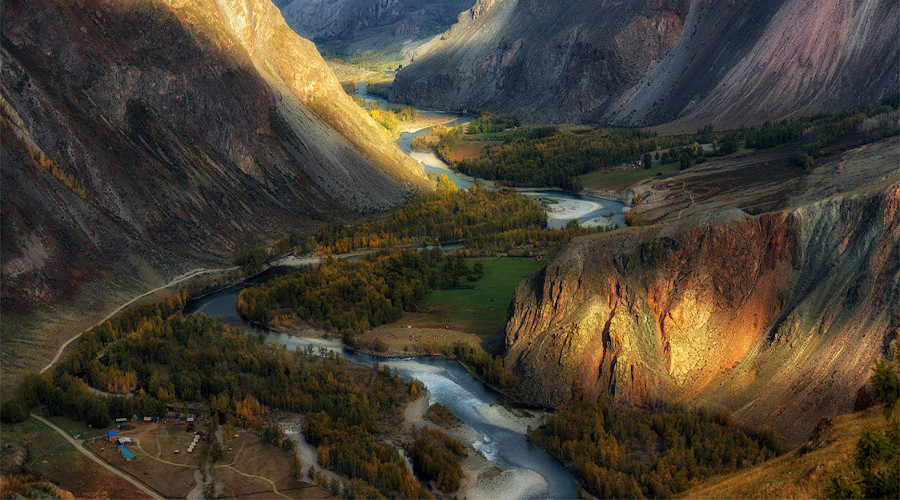 База отдыха у реки Чулышман