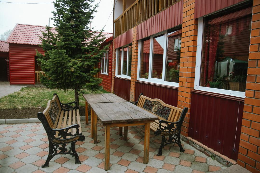 Кафе и отель "ВАН" в Чемале на Алтае