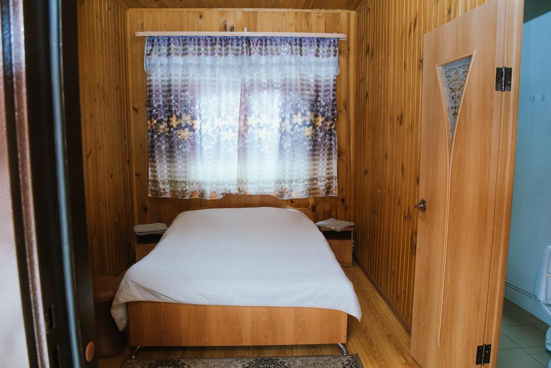 Двухместный номер 18 с двуспальной кроватью