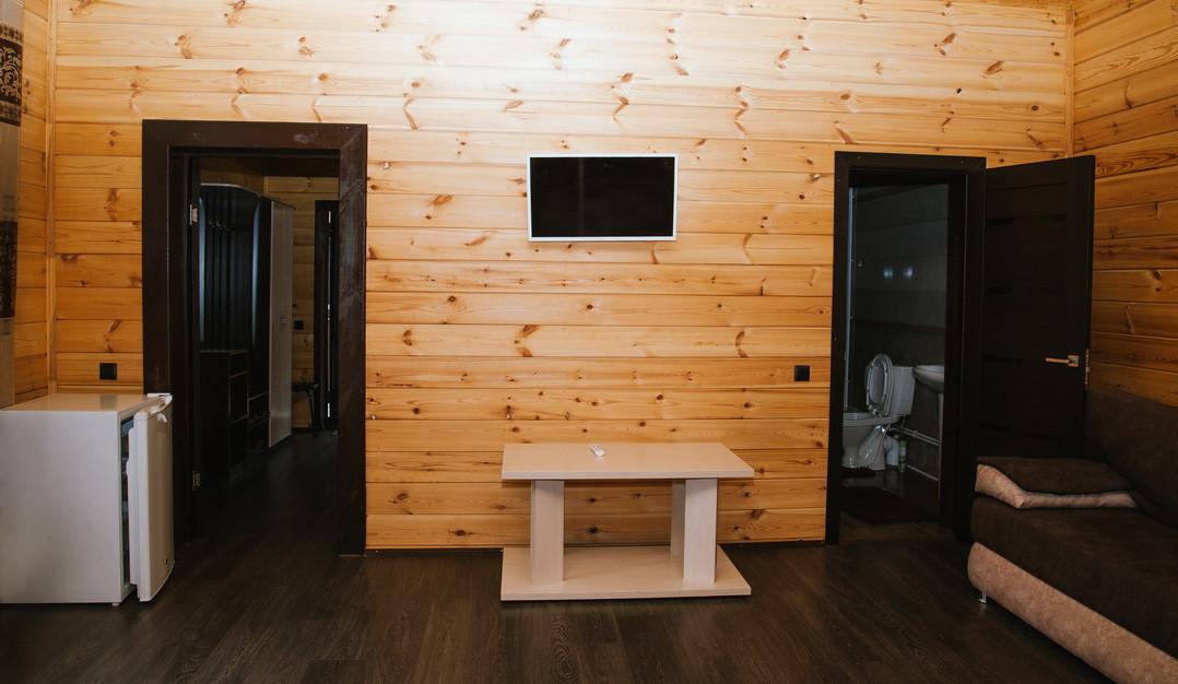 Номер 1 однокомнатный четырехместный с кухней