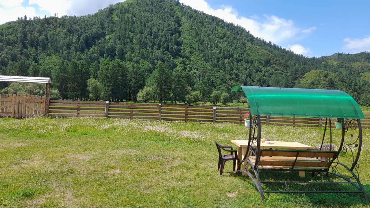 База отдыха Алтая у реки Урсул  "Зеленый берег" 