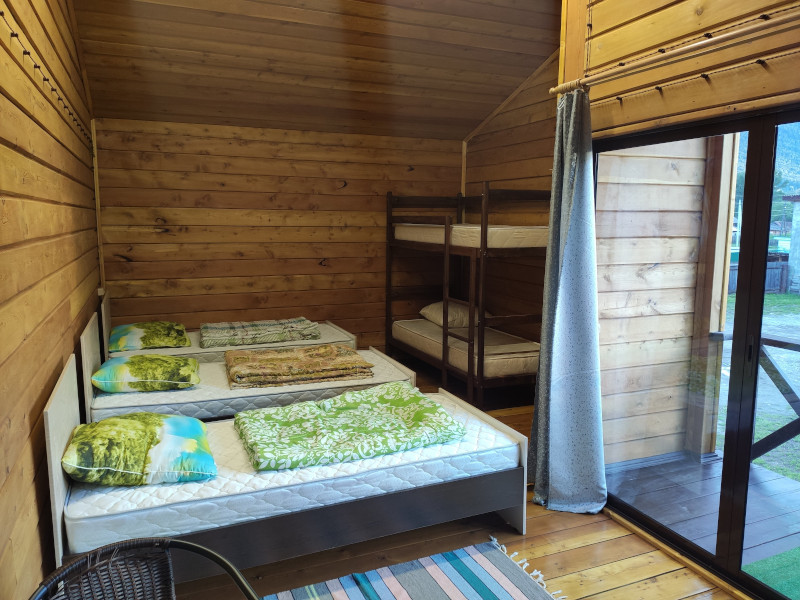 Номер с панорамными окнами 4-5 мест