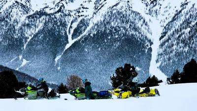 Снегоходы в пути